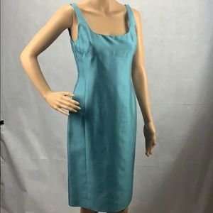 Sleeveless Scoop Neck Solid Silk Sheath